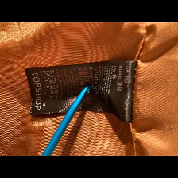 Gold Sleeveless open Vest - Picture 6 of 7